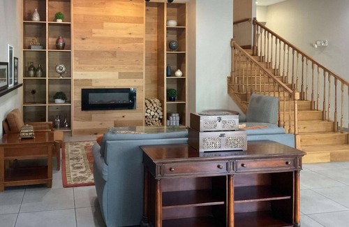 Tallahassee Apartment | King Room Near Burger King MIA
