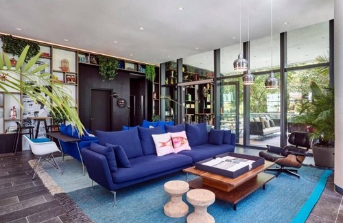 Brickell Apartment | King Room Near The RivaReno Gelato Brickell MIA