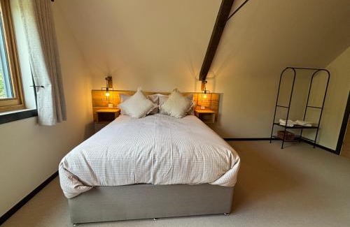 Bulmer House | King room with private bathroom in Bulmer Street