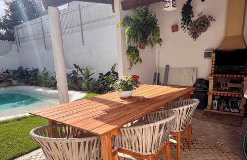 Charneca de Caparica e Sobreda Villa | King's Beach House
