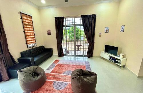 Kubang Kerian House | King's Cottage Homestay Kubang Kerian