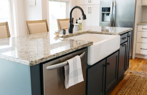 Martin Luther King House | "King's Quarters" Modern Urban Stay - Downtown LEX