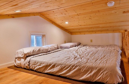 Kenai House | King Salmon - Cabin #4