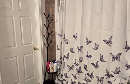 Chelmsford Bed & Breakfast | King size bed with continental breakfast.