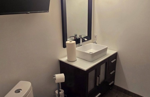 Chelmsford Bed & Breakfast | King size bed with continental breakfast.