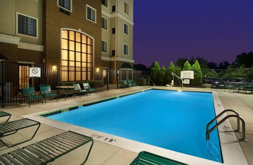Linthicum Heights Apartment | King Studio Near BWI Airport. Free Breakfast, Outdoor Pool | Staybridge