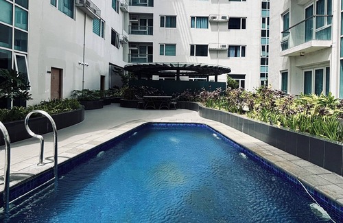 Iloilo Apartment | King Studio with Grand Views