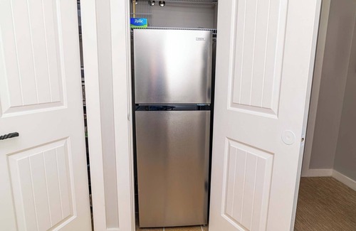 St. Augustine Condo | King Suite-kitchenette w/full size fridge-pool courtyard views-hot tub