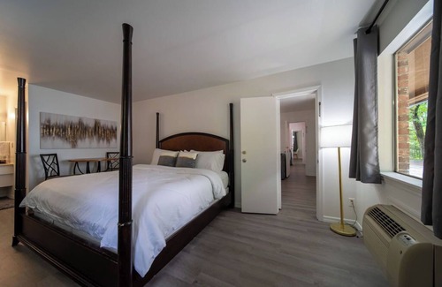 Eureka Springs Historic District Resort | King Suite Room #14 at GloryDayz!