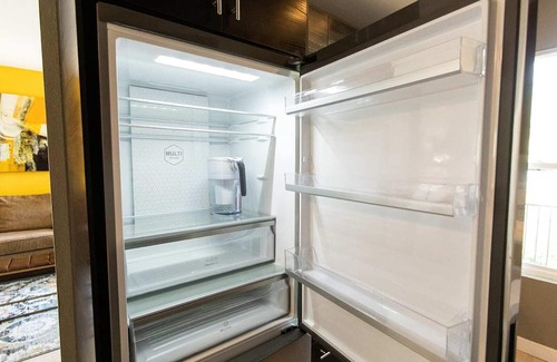 Normal Heights Apartment | KingBed-Desk-Parking-Pets-Walkable-SmartTV's