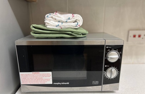 Liverpool Apartment | KingBeds/LiverpoolCity/FreeP/Wm/FastWifi