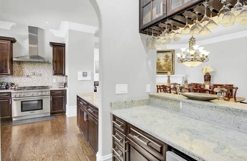 Midtown House | Kingdom house. Amazing rooftop with a panaramic view of the city and its skyline