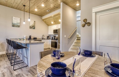 Sevierville Ski Chalet | Kingfish Kreek Cabin I 3 Bedroom Chalet