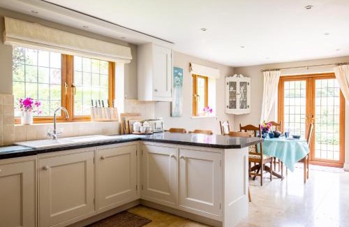 Winchcombe House | Kingfisher Cottage