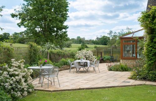 Winchcombe House | Kingfisher Cottage