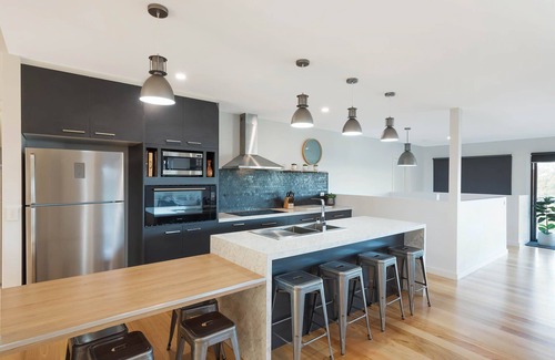 Eden Cabin | Kingfisher retreat @ Eden Cove: 4 bedroom