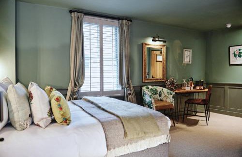 Runnymede Hotel | Kings Arms - Egham-Windsor