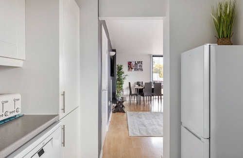 Islington Apartment | King’s Cross Cabin, 2-Bedroom 2-Bath Modern Property in Camden