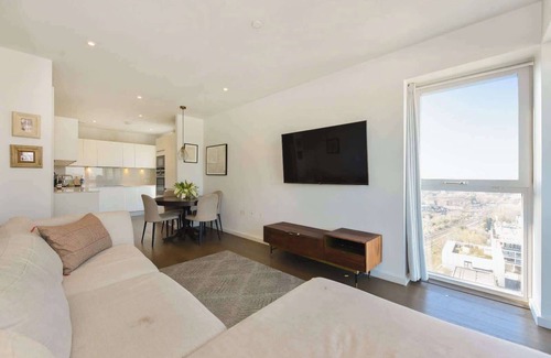 St. Pancras and Somers Town Apartment | Kings Cross St Pancras Apartment - Panoramic Views