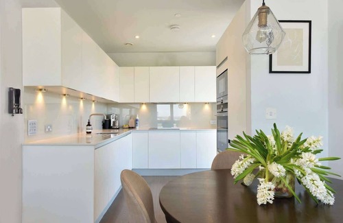 St. Pancras and Somers Town Apartment | Kings Cross St Pancras Apartment - Panoramic Views