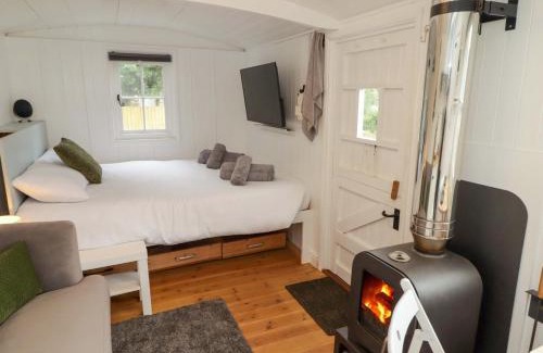Nantgarw House | Kings Cwtch Shepherd's Hut
