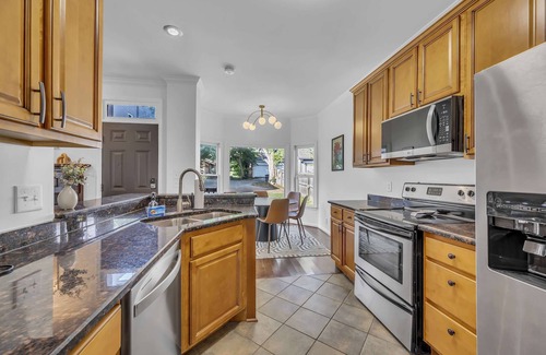 Salemtown House | Kings + Queens Near Local Faves In Germantown