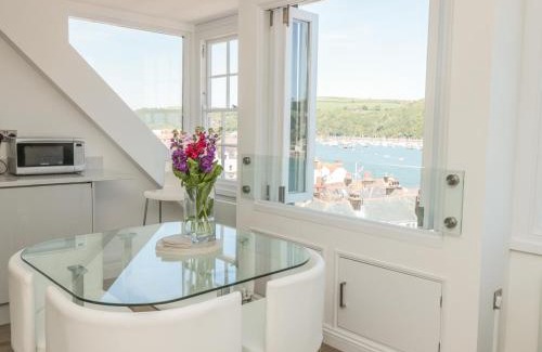 Dartmouth Apartment | Kings View