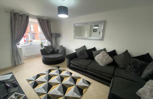 Derby House | Kingsway House - Spacious 4 Bed Home From Home in Derby
