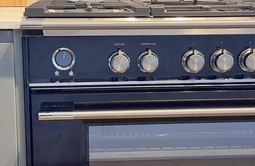 Isle of Lewis House | Kinnoull House near Stornoway with Hot Tub/Sauna/Pet friendly