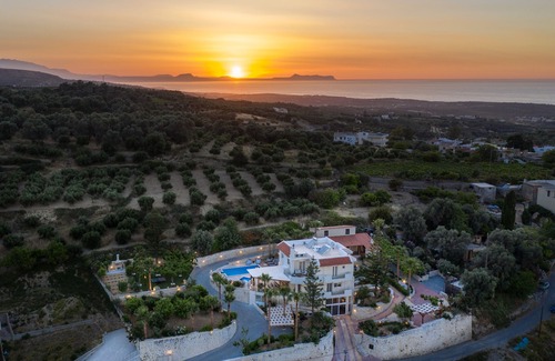 Kirianna Villa | Kipo paradiso stone villa,pool,spa,massage,gym