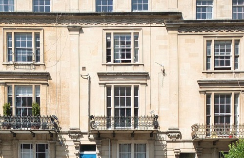 Clifton Apartment | Kitchenette Double Room with Shared Bathroom