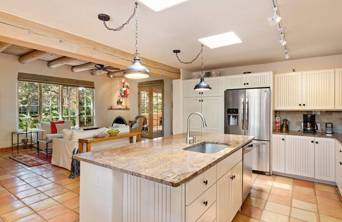 Quail Run House | Kiva Fireplace | Private Patio | Washer/Dryer | Garage | Golf Course