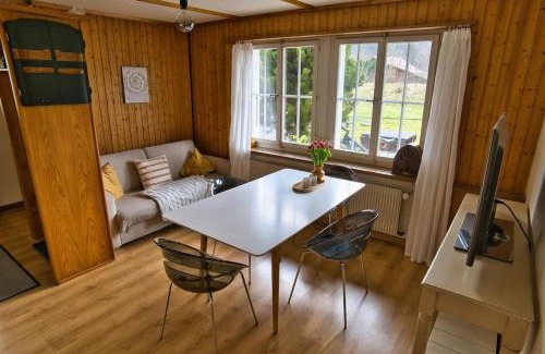 Busserach Apartment | Kiwi Chalet - Mountain Views & Cozy NZ Vibes