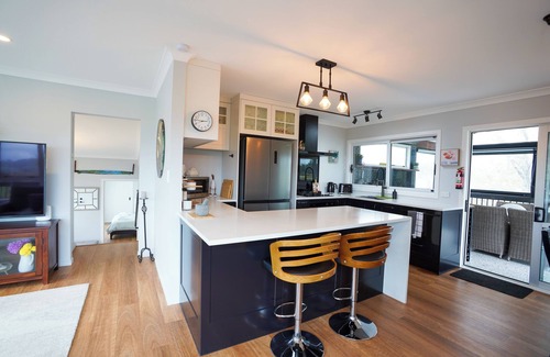 Hamurana House | Kiwi Retreat by Aotearoa Escapes