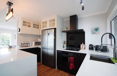 Hamurana House | Kiwi Retreat by Aotearoa Escapes