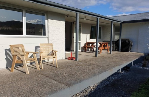 Reefton House | Kiwiana Gem to enjoy in Reefton