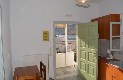 Herronisos Apartment | Klados Studios