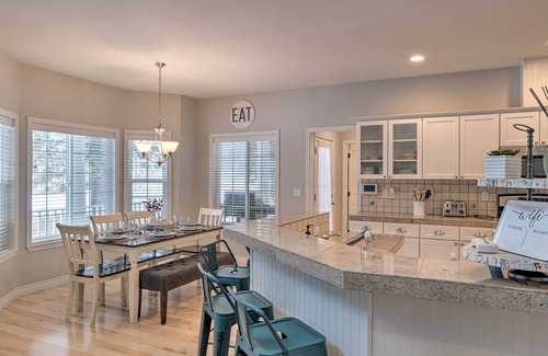 Klamath Falls House | Klamath Falls Home w/ Resort Amenities!