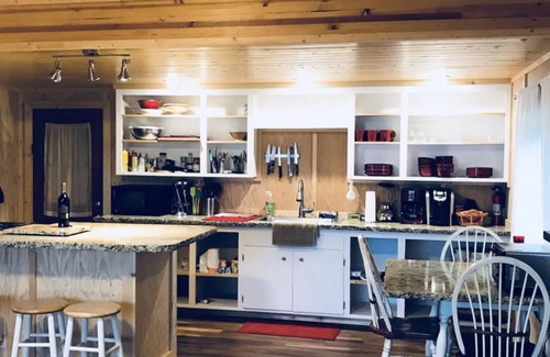 Klamath Cabin | Klamath Overlook House. 3 bedroom 2 bath with amazing views