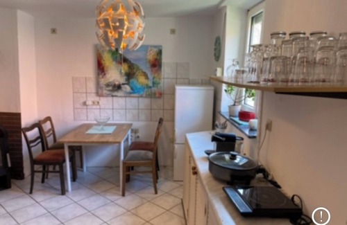 Wehretal Apartment | Kleines Altes Fachwerkhäuschen Bietet Platz für 10 Personen