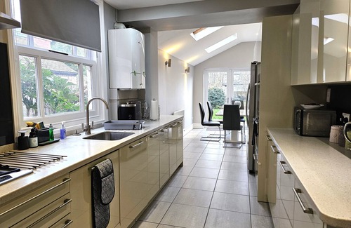 Oadby Villa | Knighton Villa by JensenLet SA