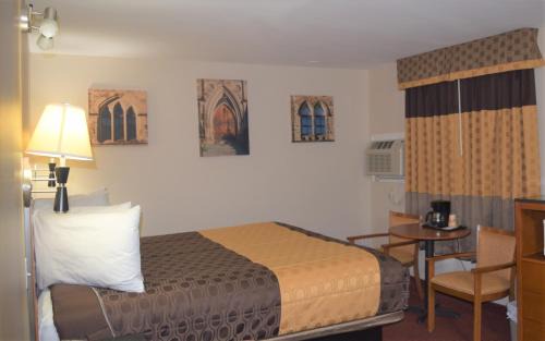 Arnprior Hotel | Knights Inn Arnprior