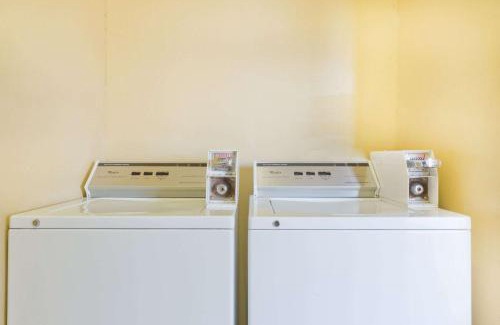 Brenham Hotel | Knights Inn Brenham