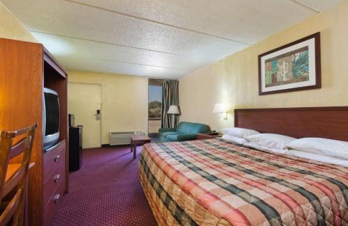 Brenham Hotel | Knights Inn Brenham
