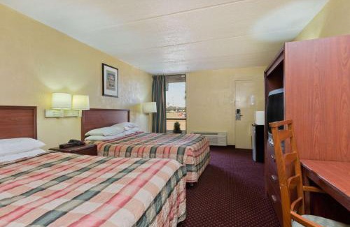 Brenham Hotel | Knights Inn Brenham