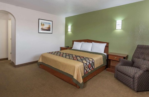 Austin Ave. Hotel | Knights Inn Franklin Ave Waco
