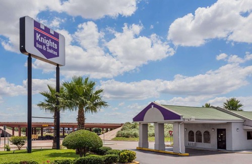 Austin Ave. Hotel | Knights Inn Franklin Ave Waco