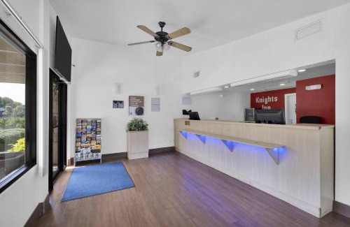 Southside Hotel | Knights Inn Jacksonville at Dix Ellis Trail