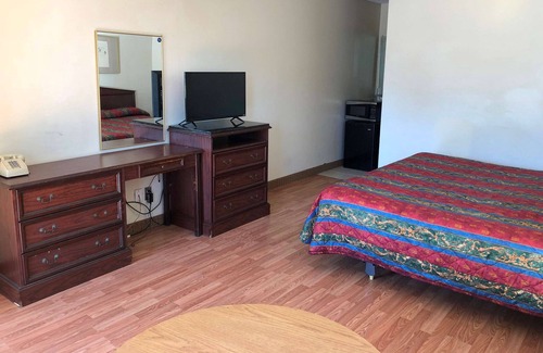 Selma Hotel | Knights Inn Selma