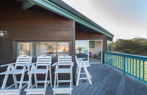 Dillon Beach House | Knot-a-Care! Hot Tub! Walk to Beach! BBQ! Fast WiFi!
